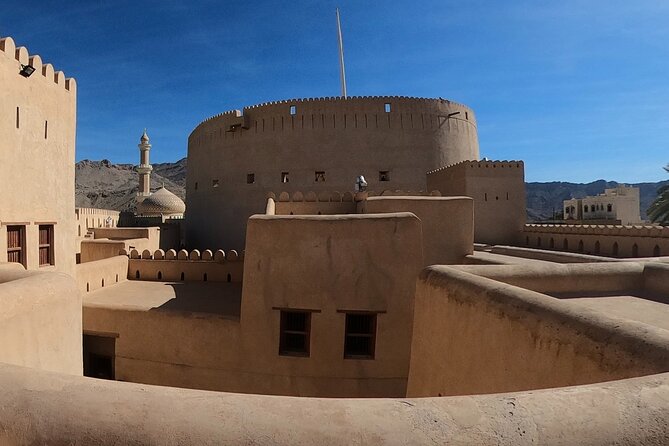 Private 2-Day Guided Tour With Nizwa Friday Market Visit