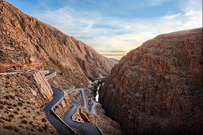 Private 4 Days Tour to Fes via Desert and Experience in Merzouga From Marrakech - What to Expect and Dress Code