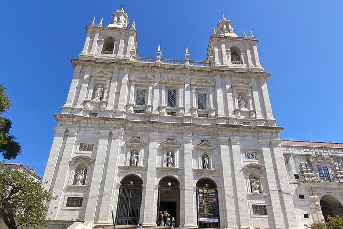 Private City Highlights and Historic Tour in Lisbon by Tuk Tuk - Frequently Asked Questions