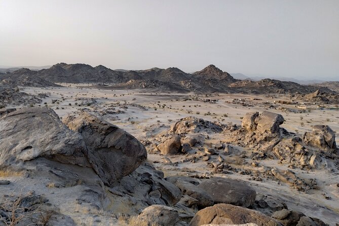Private Moon Valley Hike Experience in Jeddah