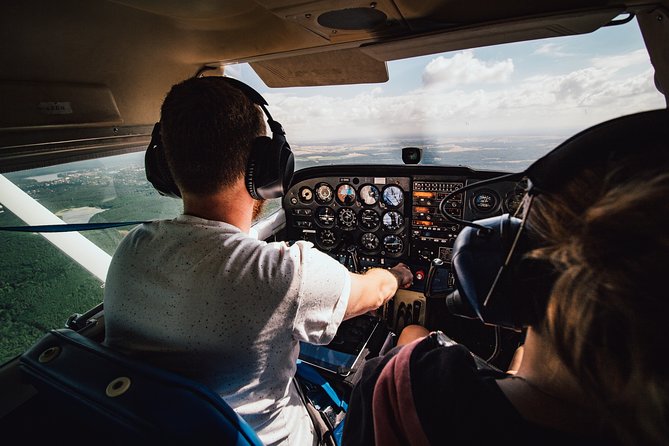 Private Sightseeing Flight Above Cologne - Booking Policy