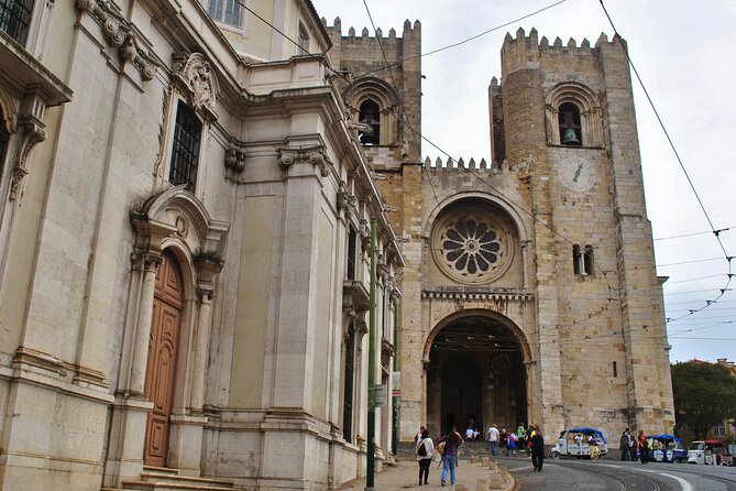 Private Tour on Best of Lisbon With Pickup Included - Operating Schedule