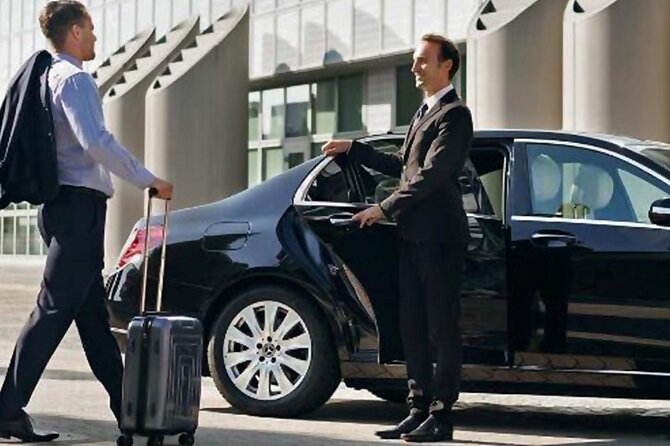 Private Transfer in San Sebastian - Flight Monitoring