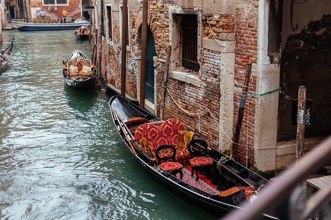 Private Virtual City Walk With a Venetian Without the Crowds - Free Cancellation Policy