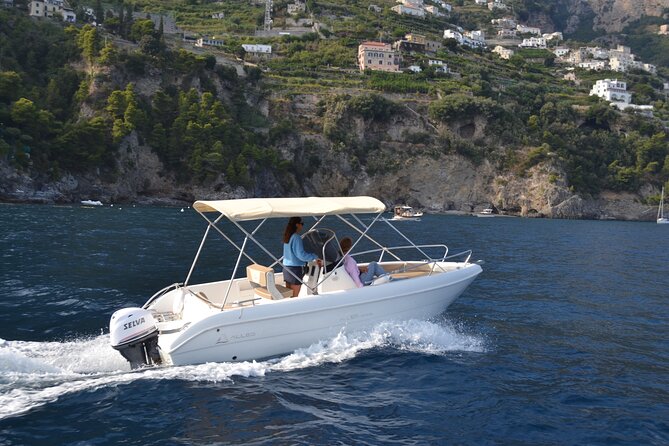 RENT Allegra All 19 Open 40 Hp WITHOUT LICENSE - Meeting Point and Directions