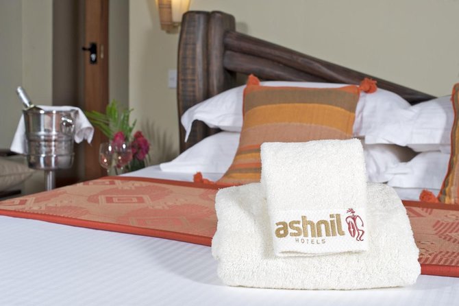 Samburu/ Aberdare/ Lake Nakuru/ Masai Mara 7 Days Safari - Meal Plan and Dining Options