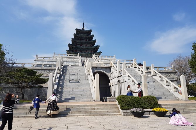Seoul City Sightseeing Tour Including Gyeongbokgung Palace, N Seoul Tower, and Namsangol Hanok Village - Guide Recommendations