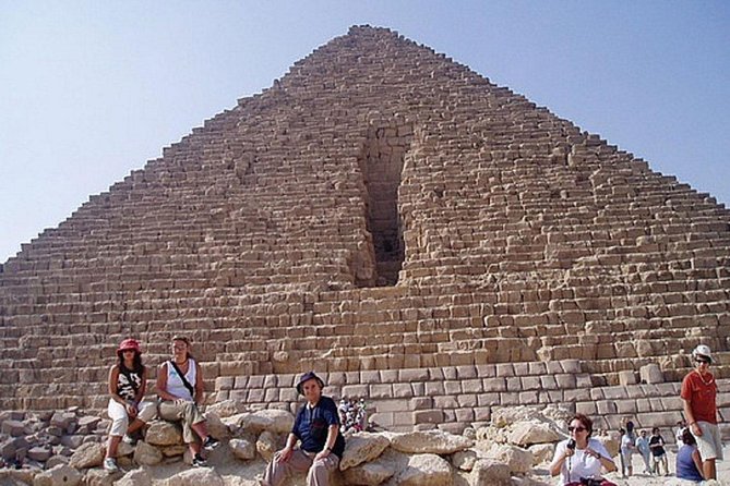 Sightseeing Day Tour to Giza Pyramids and Memphis and Sakkara - Itinerary
