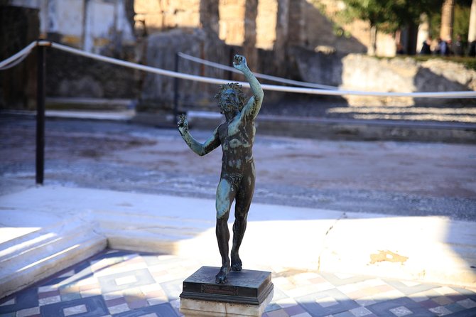 Skip the Line Best of Pompeii Tour & Positano With Luch at the Winefarm - Pickup Logistics