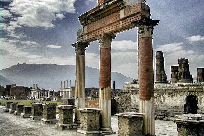 Skiptheline Fast Access Pompeii Archaeological Park With Expert Tour Guide - Group Size