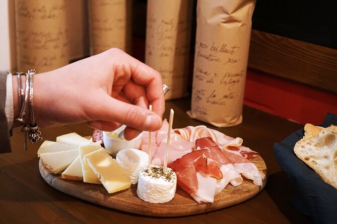 Sommeliers Secrets Wine Tasting in Downtown Turin
