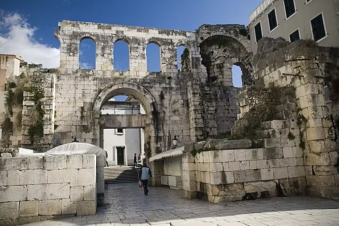 Split Old City Diocletian Palace Group Walking Tour - Tour Overview