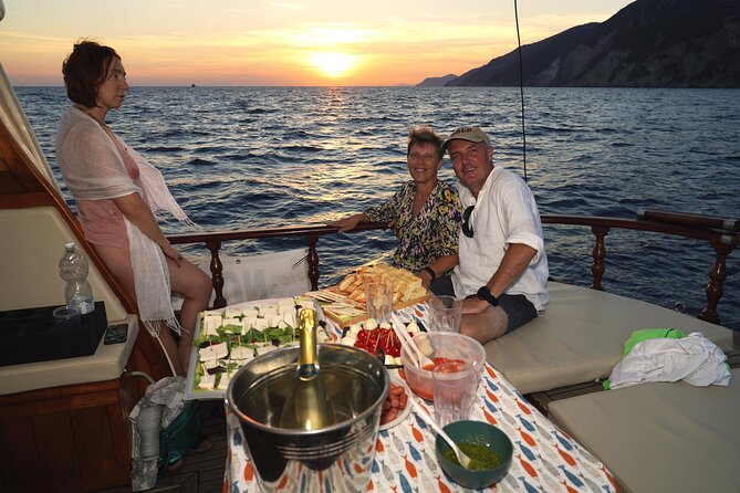 Tour of Apericena at Sunset and Dinner on Boat - Reviews