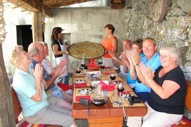 Village Life With Bobo - Booking and Reservation