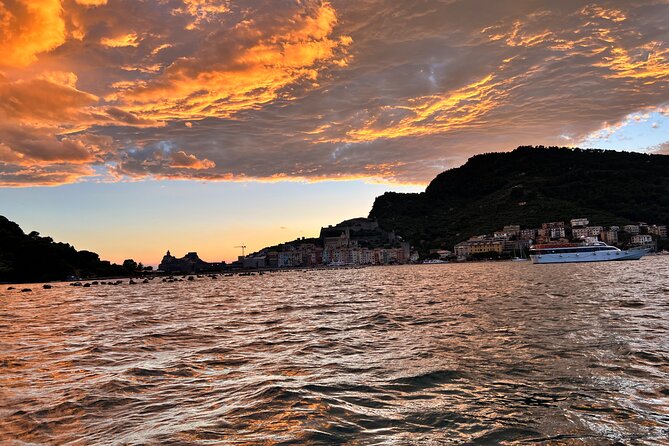 4-Hour Guided Boat Tour With Aperitif at Sunset in Spezia - Good To Know