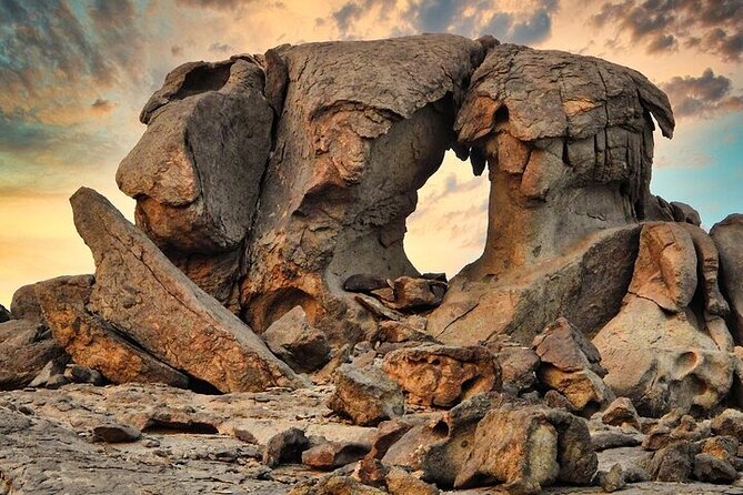 4 Hours Charming Moon Valley Hike Experience in Jeddah - Good To Know