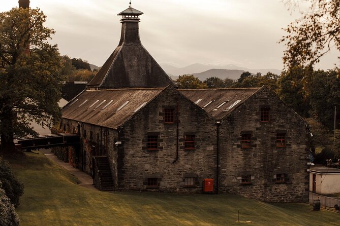 1 Hour Tasting of Rarest & Oldest Whiskies - Inclusions