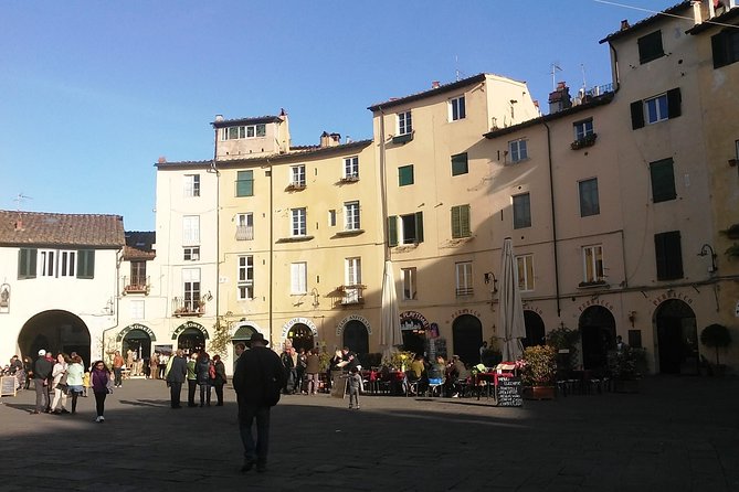 2-Hours Relax Walking Tour Through Lucca - Group Size and Pricing