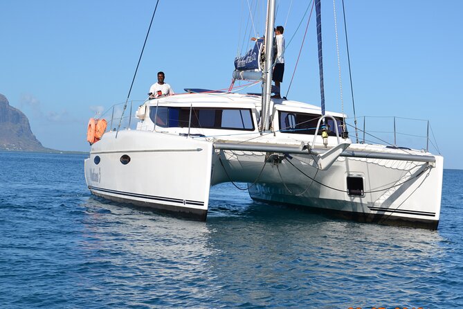 36 Ft Private Overnight Catamaran Cruise in Mauritius - Safety and Accessibility