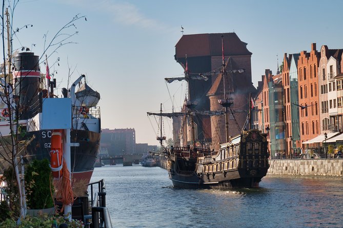 6 Hours Guided Tour Through Gdansk Highlights - Booking Information and Guarantees