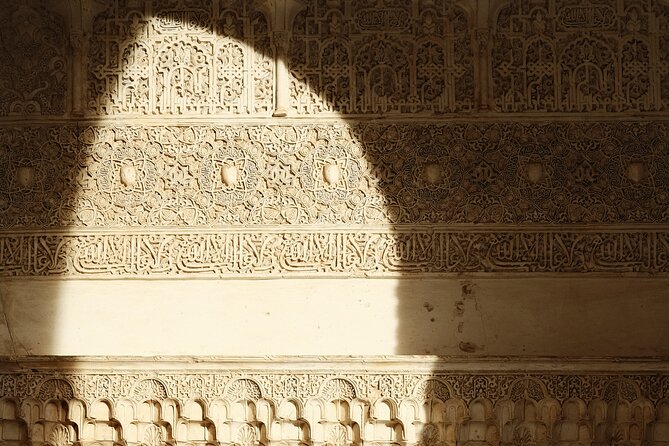 Alhambra Skip the Line Small Group Tour With Nasrid Palaces - The Sum Up