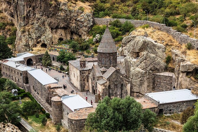Armenia: On Musical Paths - Experiencing the Sounds of Armenia