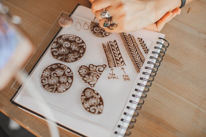 Bohemian Henna Class in Dubai - Background