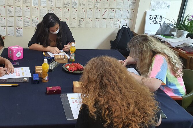 Carving a Korean Stone Seal With a Craftswoman in Insadong - Craftswomans Teaching Style