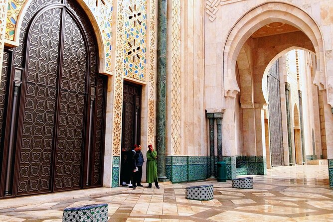 Casablanca Hassan II Mosque Guided Tour With Entrance Ticket - Location and Directions