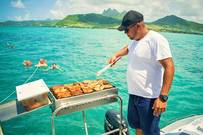 Catamaran Ile Aux Cerfs, Snorkeling + GRSE Waterfall, BBQ & Bar - Meeting Point Details