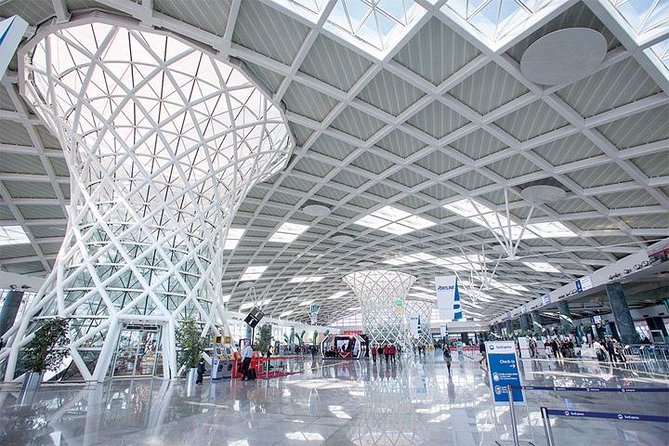 Cesme Hotels to Izmir Airport ADB Transfers - Booking Options