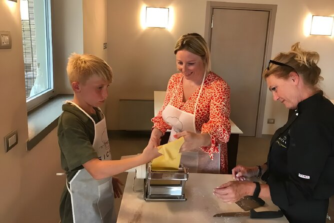 Cooking Class: Tuscan Tradition With Vegetarian Lunch or Dinner - Booking Information and Pricing