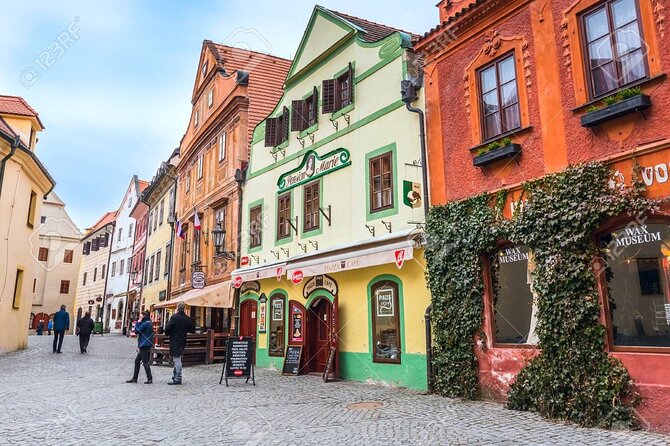 Daily Door to Door Shared Shuttle Bus From Cesky Krumlov to Vienna - Booking Flexibility