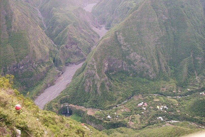 Day Tour of the Mountains to the Volcano + Breakfast - Booking and Cancellation Policy