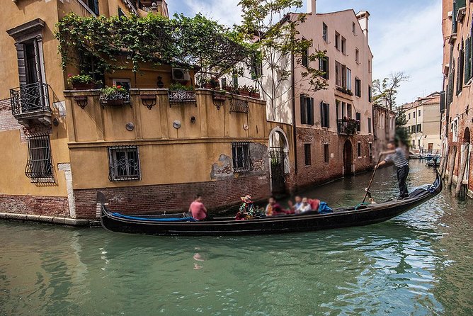 Dinner in a Noble Palace & Private Gondola Ride - Pricing and Reservation