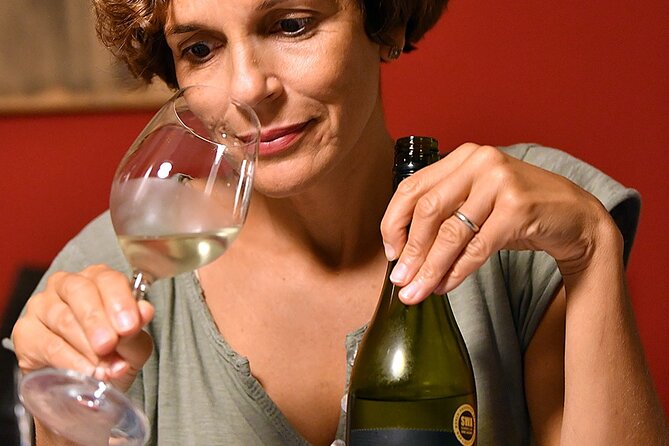 Exclusive Wine Experience With a Local Sommelier in Milan - Recommended Group Size and Cancellation Policy