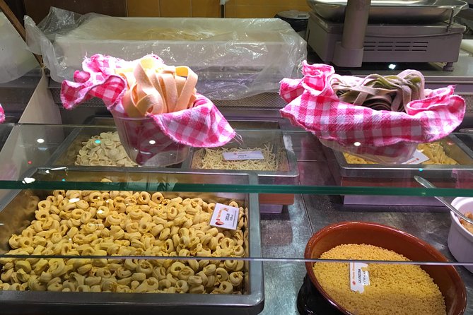 Florence Street Food and Sightseeing Tour With a Professional Tour Guide - Group Size and Accessibility