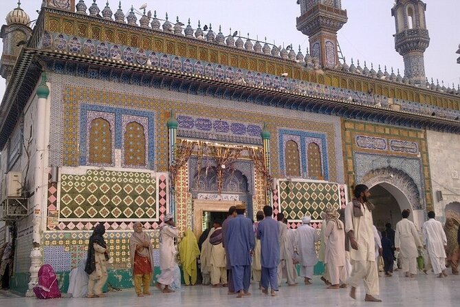 Heer Ranjha Tomb & Jhang City Pvt Guided & All-Incl. 1-day Tour