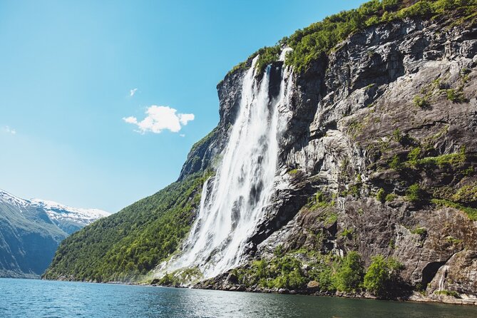 Hellesylt Sightseeing Boat Geirangerfjord - Meeting Point