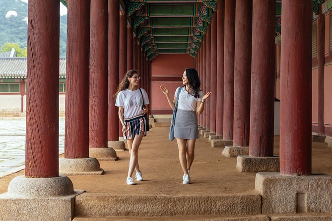 Highlights & Hidden Gems With Locals: Best of Seoul Private Walking Tour - Personalized Travel Experience