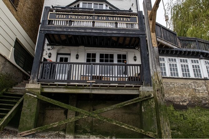Historic Pub Crawl in Wapping - Notable Pubs on the Route