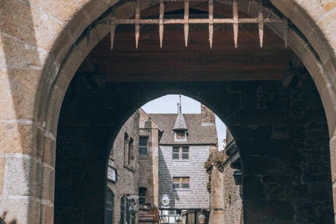 Mont-St-Michel: Shared Tour (10 Max) Abbey Ticket Included - Cancellation Policy