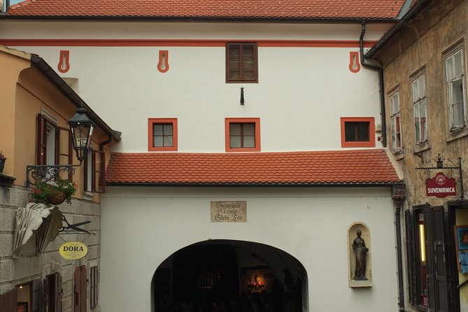 Old Zagreb Walking Tour - Inclusions and Accessibility