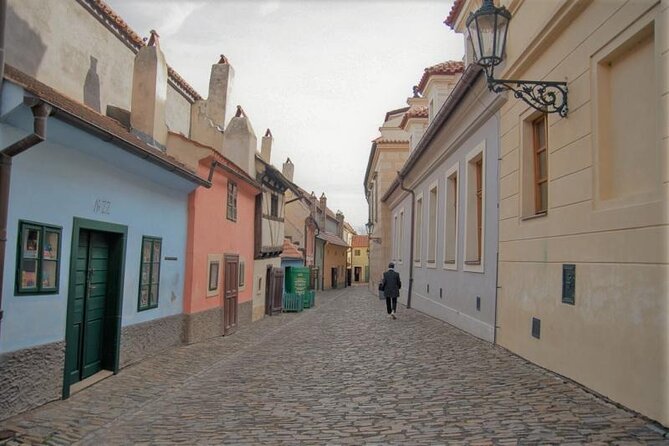 Prague Castle Audio Guide (No Admission Ticket Included) - Start Time and Operating Hours