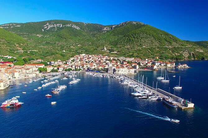 Private 4 Caves and KomižA Speedboat Tour From Split - Frequently Asked Questions