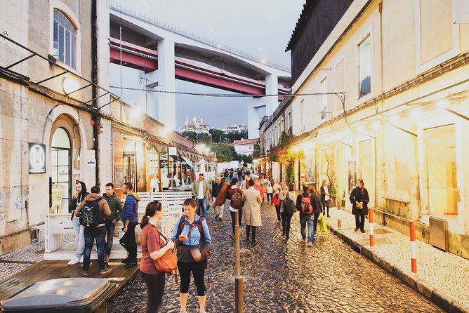 Private Bike Tour in Lisbon With Friendly Local Guide and Iconic Photo Ops - Physical Requirements and Group Size
