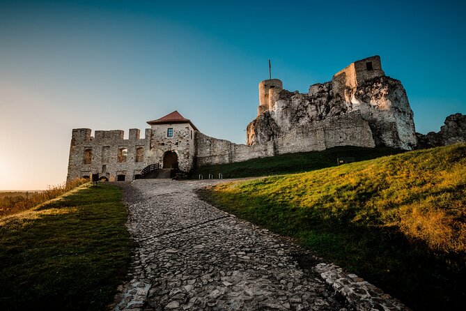 Private Guided Tour to Trail of the Eagles Nests From Krakow - Price Details