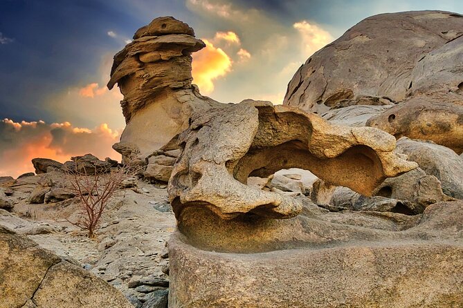 Private Moon Valley Hike Experience in Jeddah - Cancellation Policy