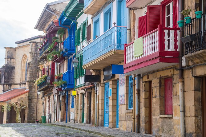 Private Tour in Hondarribia With Beer or Wine - Accessibility and Inclusions