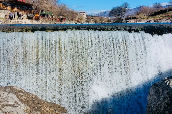 Private Tour Podgorica & Niagara Falls (multilingual) - Language Options Available